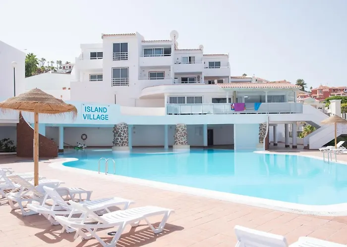 Апартаменти Island Village Адехе